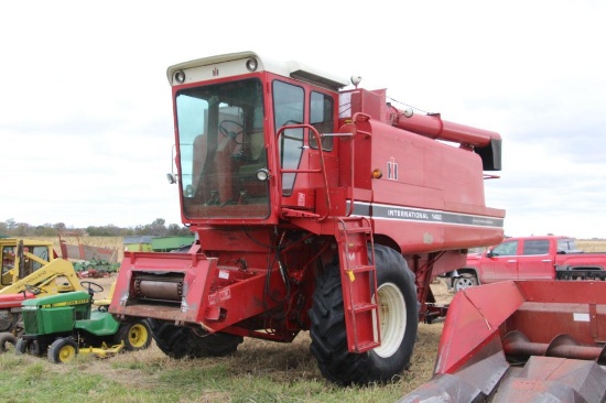 International 1460 2wd combine