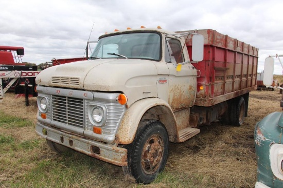 1965 Ford F600 single-axle grain truck