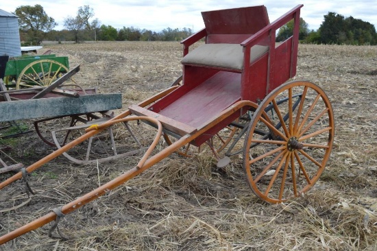 Single-horse two-person cart