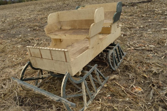 Single-horse four-person buckboard-style sled