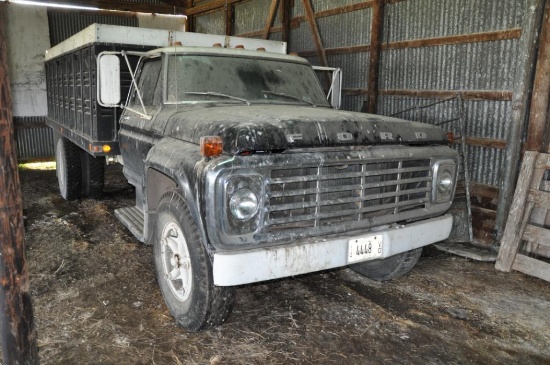 1976 Ford F600 grain truck