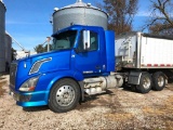 2007 Volvo VNL daycab truck