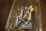 Quantity of tongs and salad bar utensils