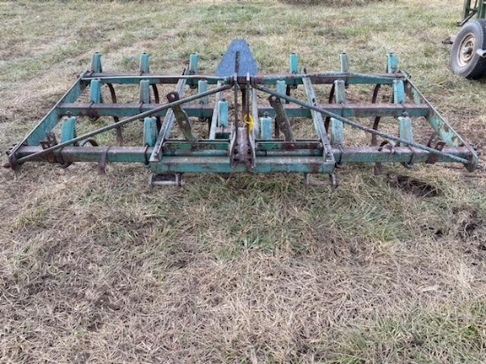 John Deere E1100 field cultivator