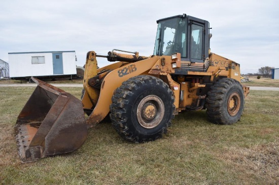 Case 821B wheel loader