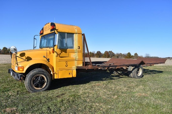 1990 IH 3800 school bus converted to hay hauler