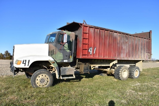 1992 Freightliner 6x4 truck w/Shop built 24' silage body