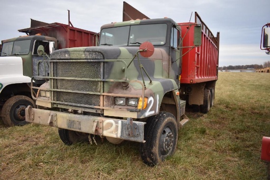 1993 Freightliner 6x6 truck w/Shop built 22' silage body