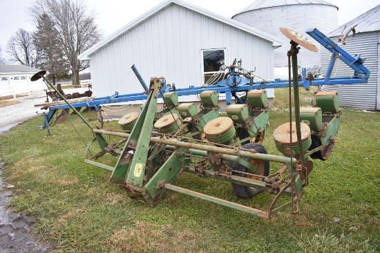 John Deere 494A 4 row 38" planter