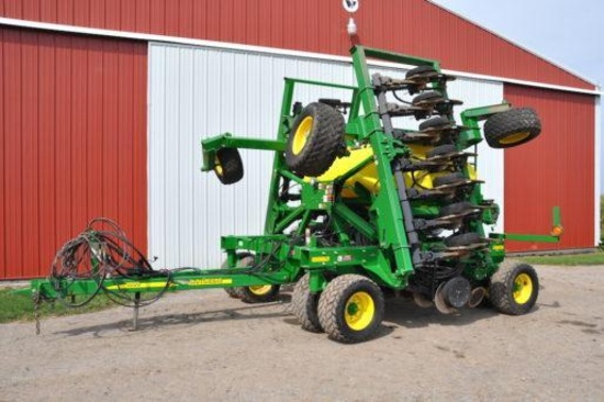 2011 John Deere 1990CCS 30' air seeder