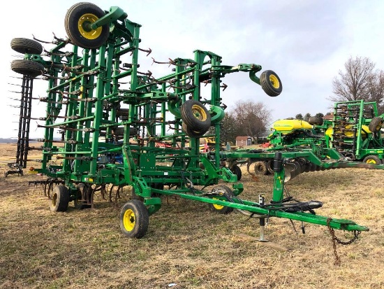 2003 John Deere 2200 51'6" field cultivator