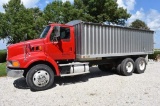 1997 Ford Louisville tandem axle grain truck