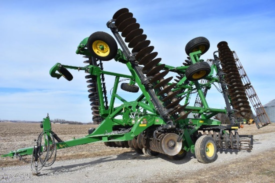 2013 John Deere 2623 33'7" vertical tillage tool