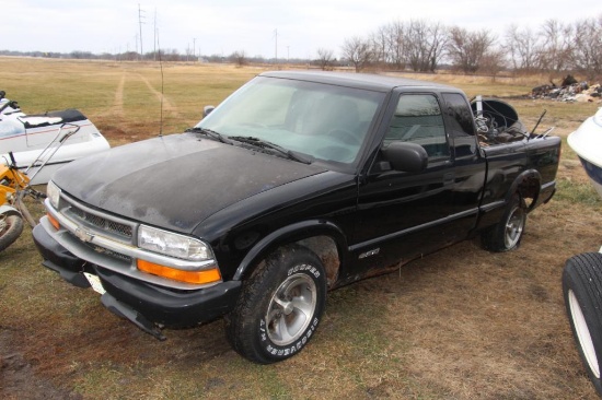 2000 Chevrolet S10 extended cab pickup