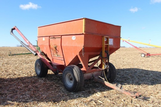 J&M 350-20 gravity wagon on J&M HD gear