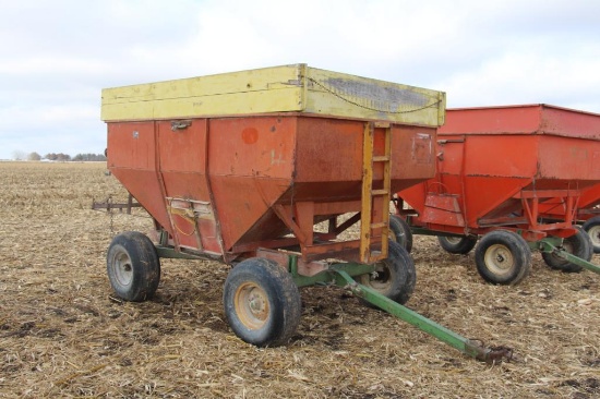 J&M 250 bu. gravity wagon