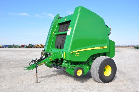 2016 John Deere 569 Premium round baler