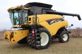 2005 New Holland CR960 2wd combine