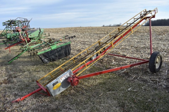 Snowco 18' electric bale elevator