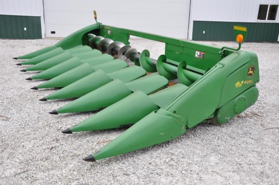 2011 John Deere 608C 8 row 30" corn head