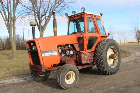 Allis-Chalmers 7000 2wd tractor