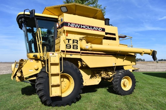 1997 New Holland TR98 4wd combine