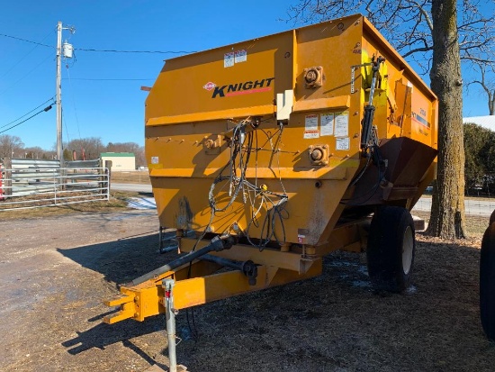 Kuhn Knight 3136 Reel Auggie feed wagon w/ Weigh Tronix scale - One owner