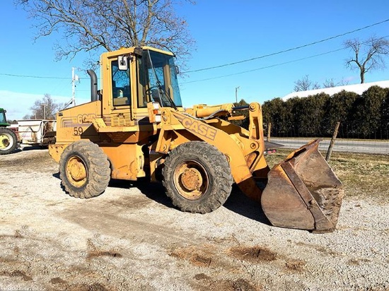 Case 621B wheel loader