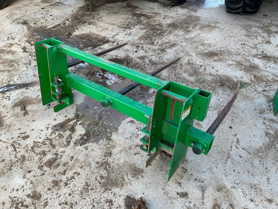 WorkSaver loader bale spear w/ JD quick attach