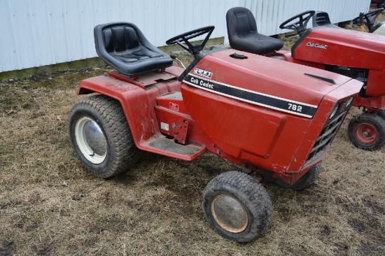 International Cub Cadet 782 lawn tractor