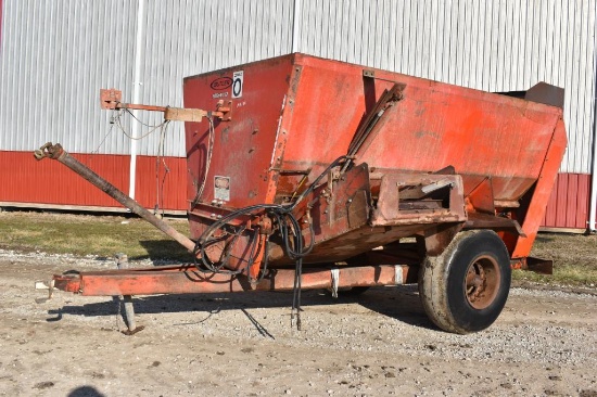 Oswalt 180 Ensilmixer feed wagon