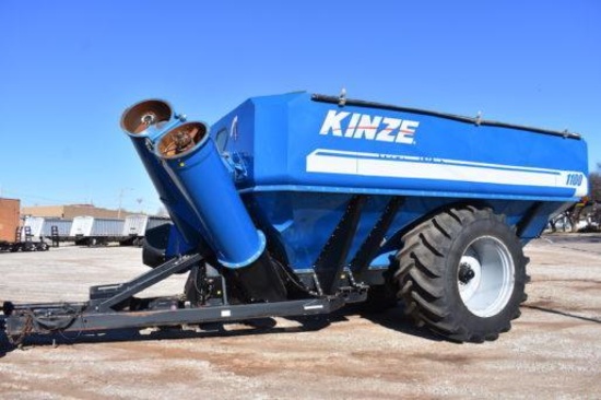 2014 Kinze 1100 grain cart
