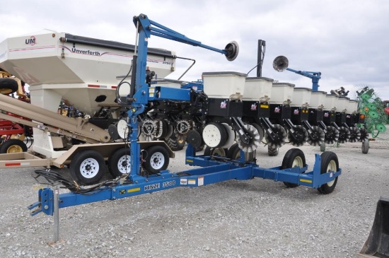 Kinze 3500 8/16 planter