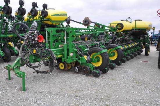 2017 John Deere 1775NT CCS 24 row 30" planter