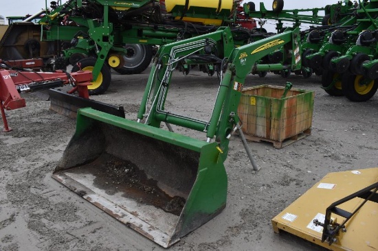 John Deere 553 loader