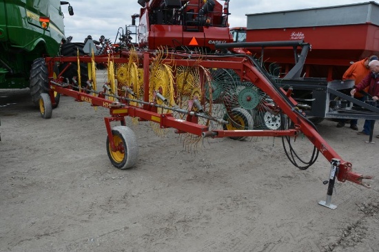 New Holland HT154 12-wheel rake