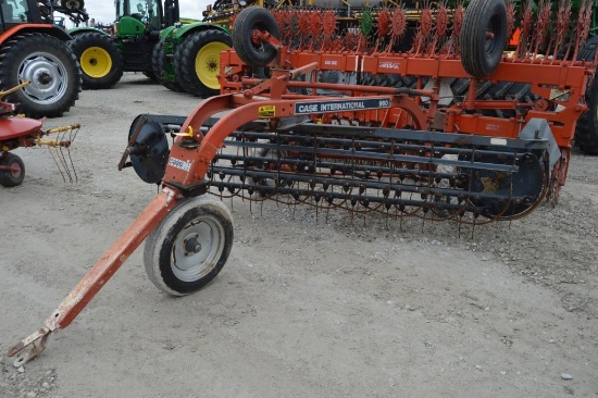 CIH 960 5-bar hay rake