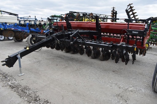 CIH 5400 mulch-till 20' no till grain dill