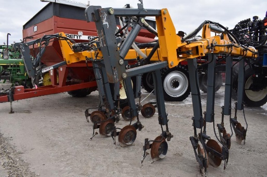 Hagie 11 knife liquid applicator for high boy sprayer