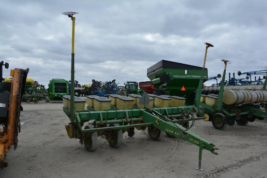 John Deere 7000 6 row 30" planter