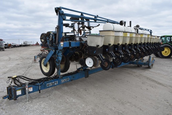 Kinze 2600 16/31 planter