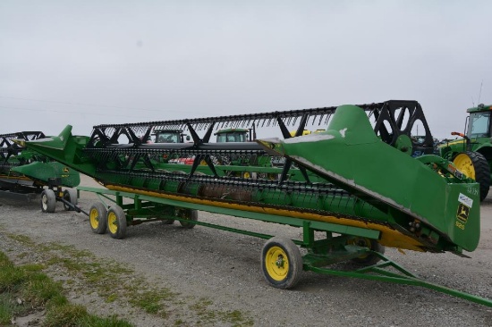 John Deere 925 25' grain platform