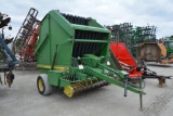 John Deere 510 round baler