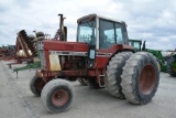 IHC 1586 2WD tractor