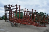 CIH 4300 34' field cultivator