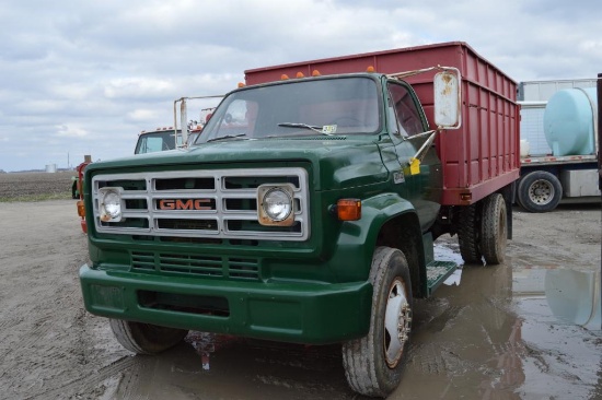 1975 GMC 6000 single axle grain truck