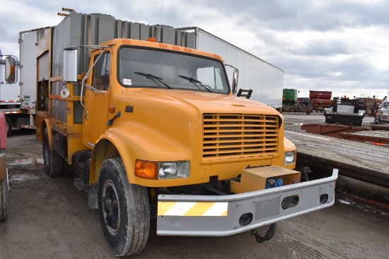 1994 International 4700 single axle truck