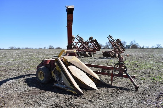 New Holland 770 2 row 30" pull-type chopper