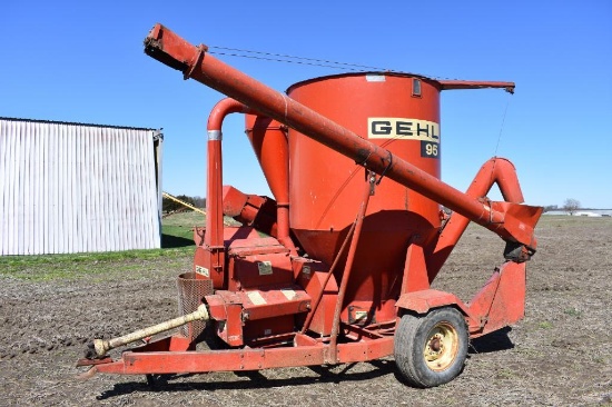 Gehl 95 grinder mixer