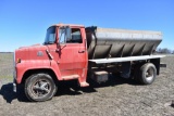 1982 Ford 7000 fertilizer spreader truck